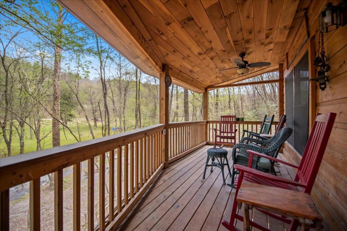 Cozy Cabin Beside Briar Creek, Fire Pit, Wifi Villa Ellijay Eksteriør billede
